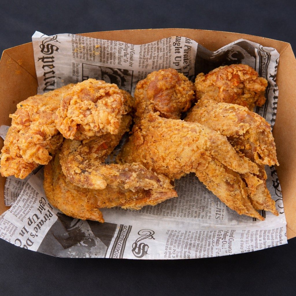 Fried Chicken Jumbo Wings Cut.